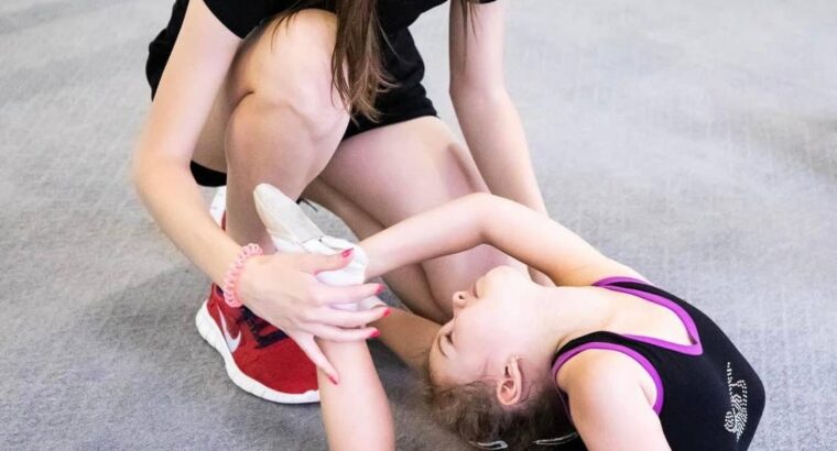 Мене звуть Анастасія, я дипломований тренер з художньої гімнастики