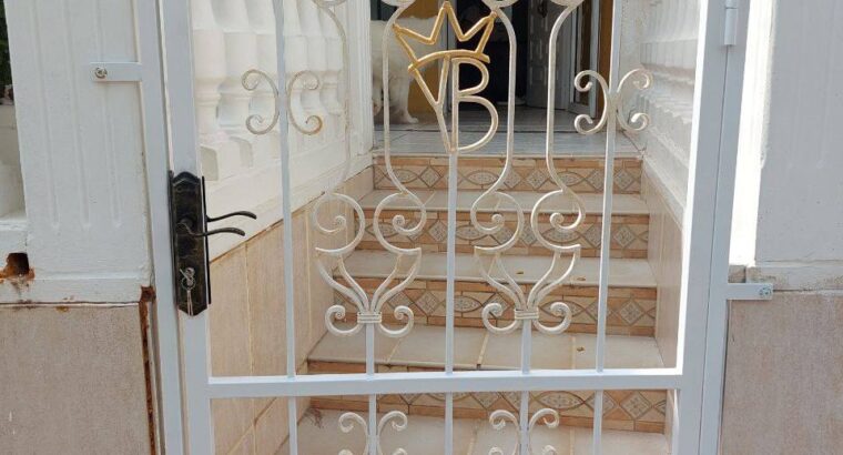 Виконуємо електрозварювальні роботи.