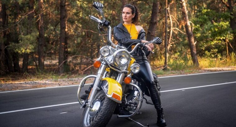 Мене звати Олександр, я фотограф з України