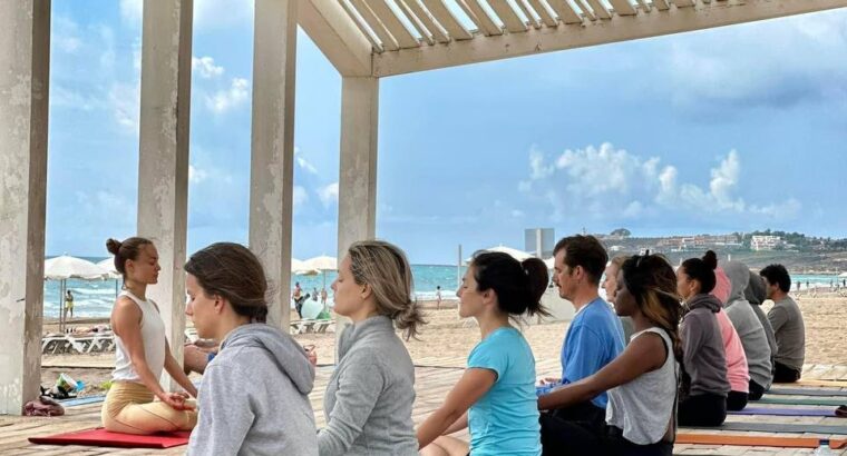 Здорове тіло, ясний розум і позитивна енергія – все це про наші заняття йогою.