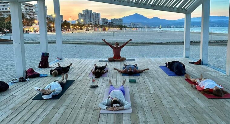 Здорове тіло, ясний розум і позитивна енергія – все це про наші заняття йогою.