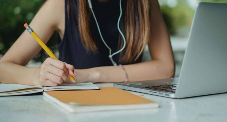 Набирають на курси онлайн від університету Мадріда