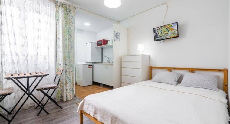 Продається світла квартира у Валенсії, в районі Ayora, зона Amistad