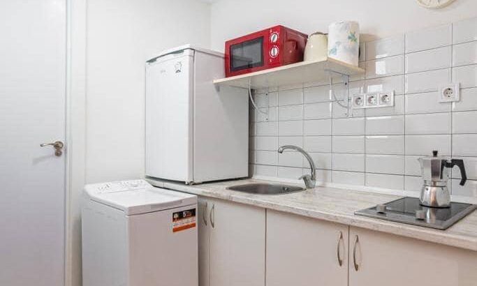 Продається світла квартира у Валенсії, в районі Ayora, зона Amistad