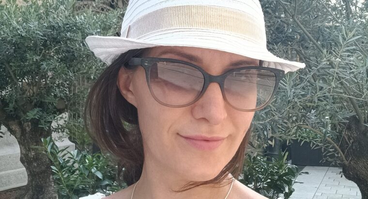 Займаюсь пошивом- ремонтом одягу у Валенсії