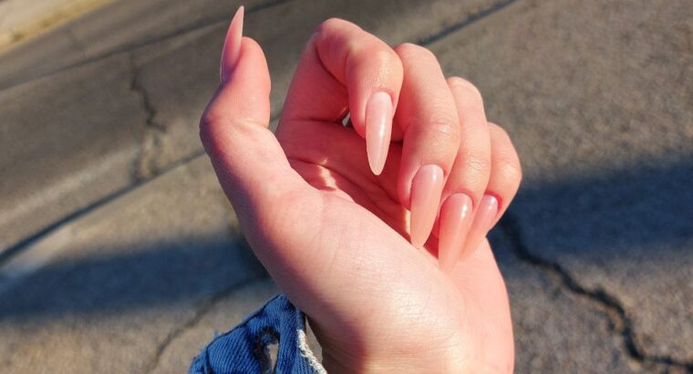 Майстер манікюру та педикюру