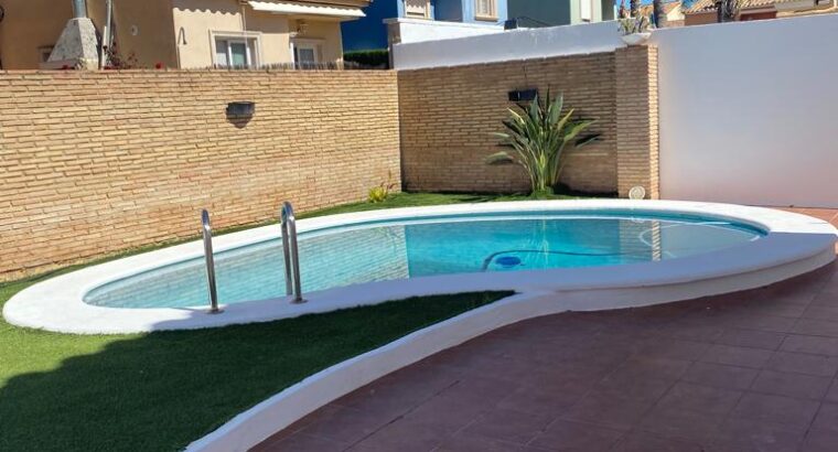 Оренда 3-спального chalet. La Pobla de Vallbona, Valencia