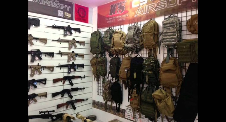 Магазин військового спорядження Armycop, Alicante.