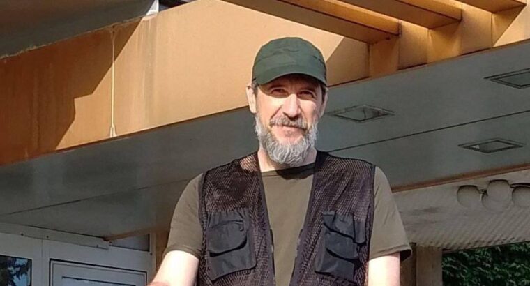 Можу навчити створювати ігри : 1. Unity (C#) 2. Android Studio