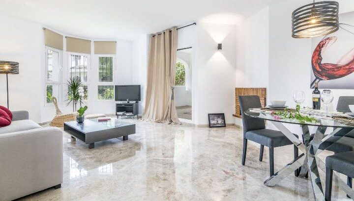 Оренда на рік. Нова Андалусія. 2 спальні, 2 санвузли, двір із басейном.