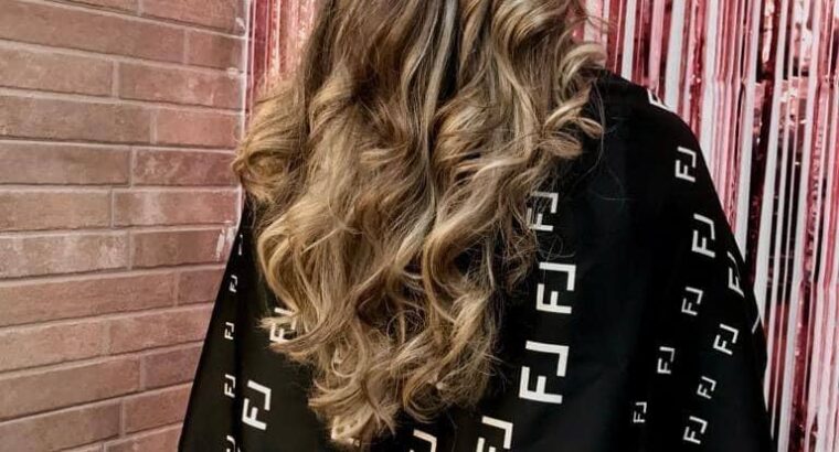 Я, Вікторія, ваш вірний супутник у світі краси та волосся!