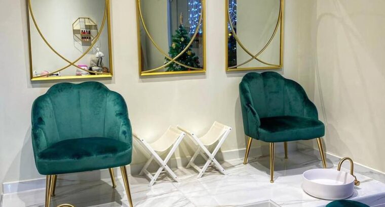 Здається в оренду робоче місце для майстра з манікюру/педикюру