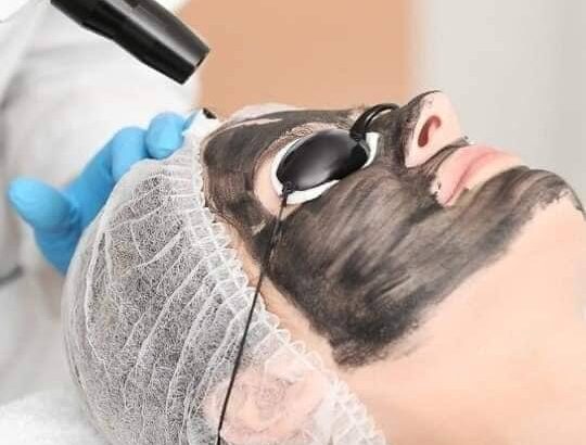 Мене звуть Любава. Я реабілітолог, фахівець з корекції фігури і форм обличчя.