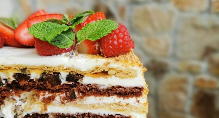 Я Оксана і я роблю на замовлення смачні і красиві тортики, капкейки, чизкейки…