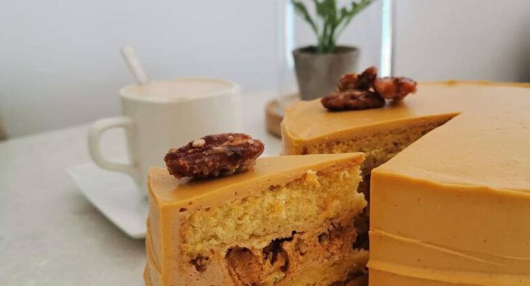 Я Оксана і я роблю на замовлення смачні і красиві тортики, капкейки, чизкейки…