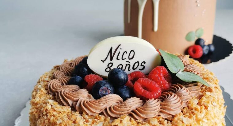 Я Оксана і я роблю на замовлення смачні і красиві тортики, капкейки, чизкейки…