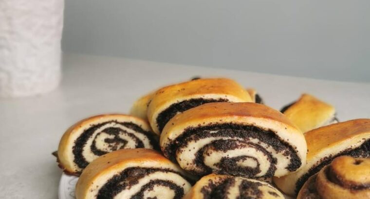 Я Оксана і я роблю на замовлення смачні і красиві тортики, капкейки, чизкейки…