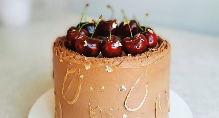 Я Оксана і я роблю на замовлення смачні і красиві тортики, капкейки, чизкейки…