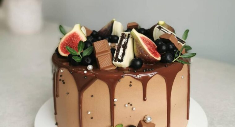 Я Оксана і я роблю на замовлення смачні і красиві тортики, капкейки, чизкейки…