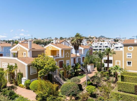 Нова квартира на продаж! Локація — El Paraiso, Estepona Спальні – 2 Ванні Кімнати – 2