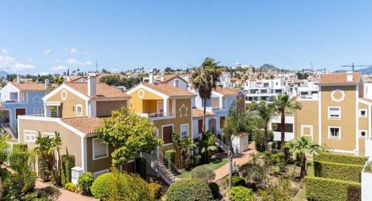 Нова квартира на продаж! Локація — El Paraiso, Estepona Спальні – 2 Ванні Кімнати – 2