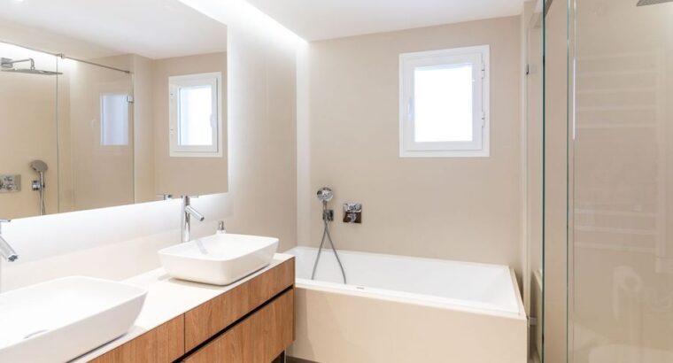 Нова квартира на продаж! Локація — El Paraiso, Estepona Спальні – 2 Ванні Кімнати – 2