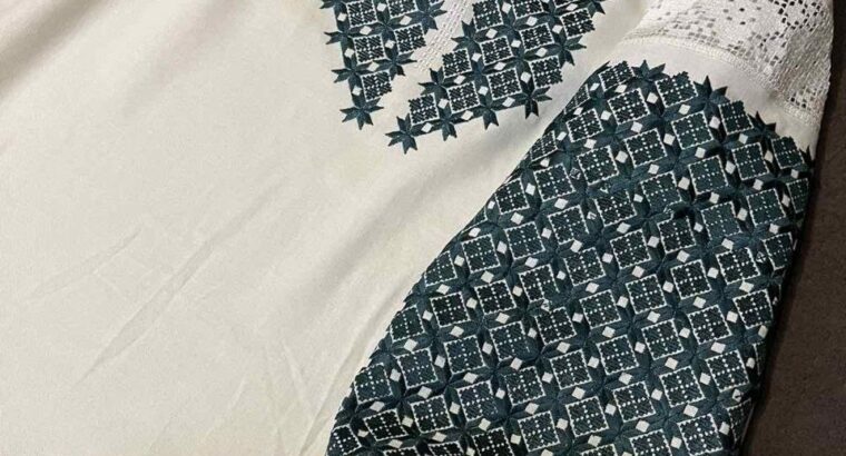 Я виробник вишиванок в Україні( 15 років). Зараз проживаю в Торревєсі.