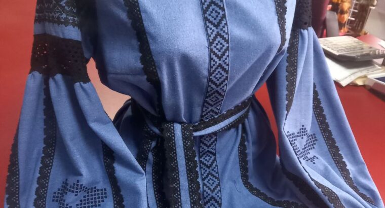 Я виробник вишиванок в Україні( 15 років). Зараз проживаю в Торревєсі.