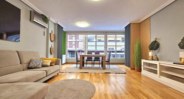 Здаю квартиру в центрі з 26 лютого. Ціна 1600 Аліканте