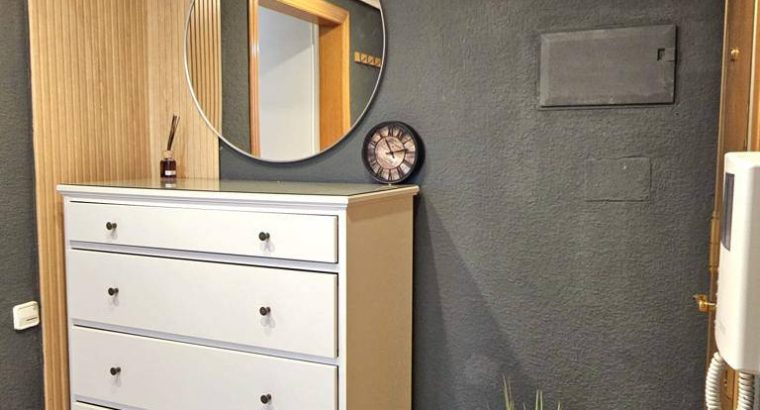 Здаю квартиру в центрі з 26 лютого. Ціна 1600 Аліканте