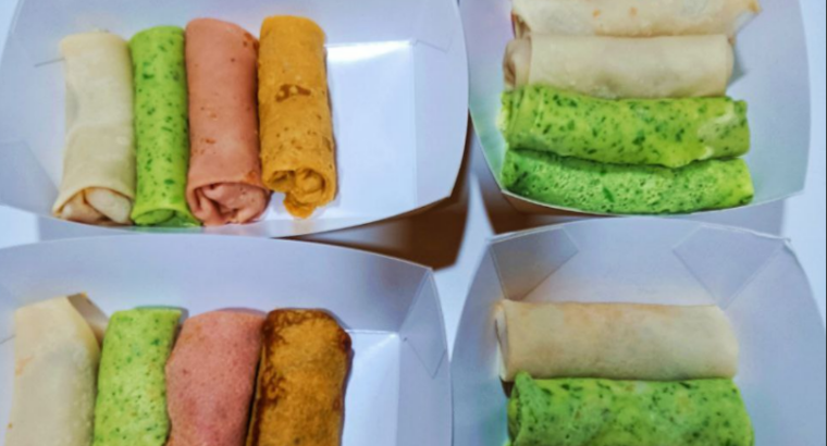 Поласуй смачними млинцями , кожен колір з іншою начинкою.