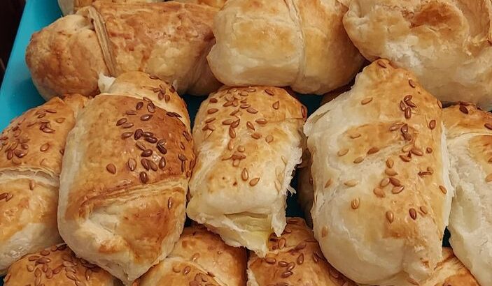 Вітаю! Кому свіжу партію маминих пиріжків!?😊(Доставка по Барселоні-2€)