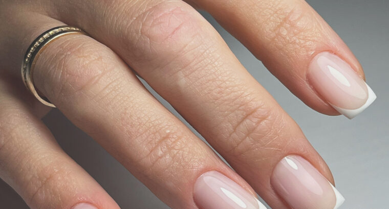 Манікюр та покриття гель лак в Лорет де мар