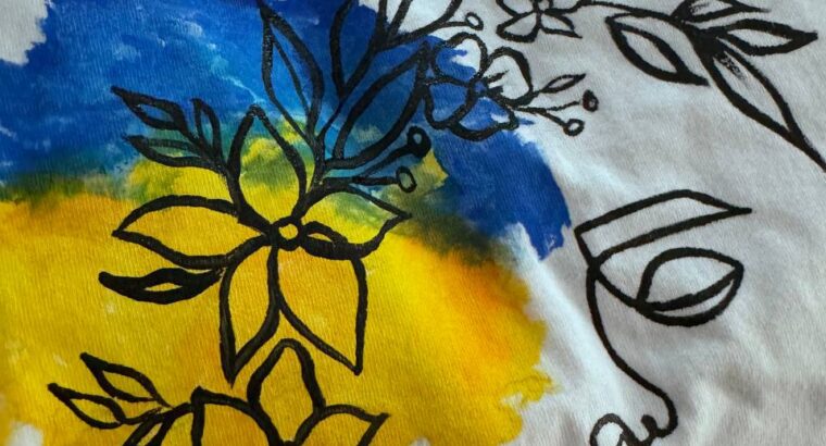 Внаявності футболки патріотичні ручний розпис ціна 15 €...