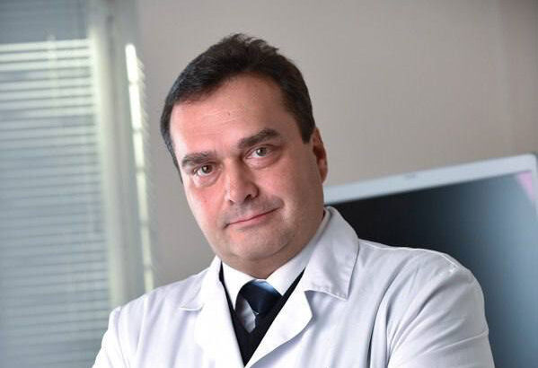 Меня зовут Дмитрий Ильич Безбах. Я квалифицированный ЛОР-хирург высшей категории с 30-летним опытом