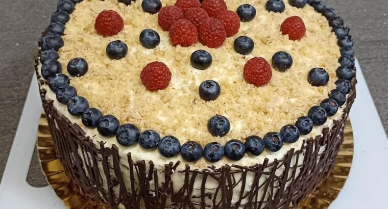 Добрий день! Робимо домашні торти на замовлення, дуже ніжні і смачні...