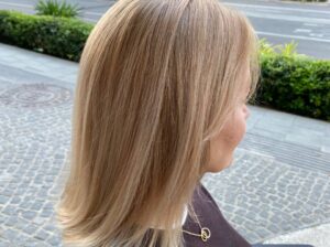 🌟Хотите идеальной блонд,стильную стрижку или наращивание волос? Предлагаю профессиональные парикмахерские услуги: