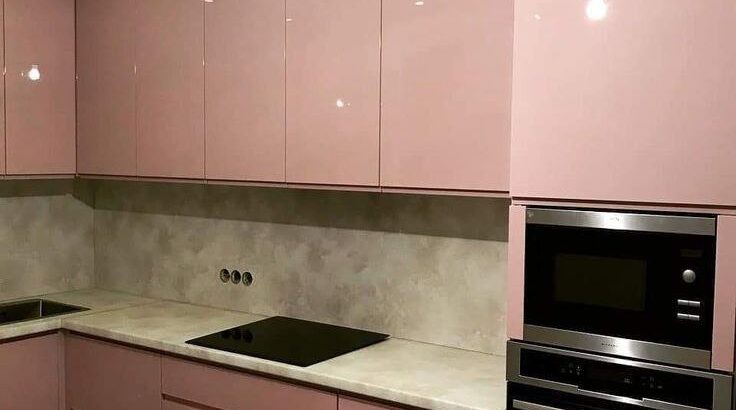 Наша компания специализируется на проектировании и монтаже корпусной мебели на заказ!