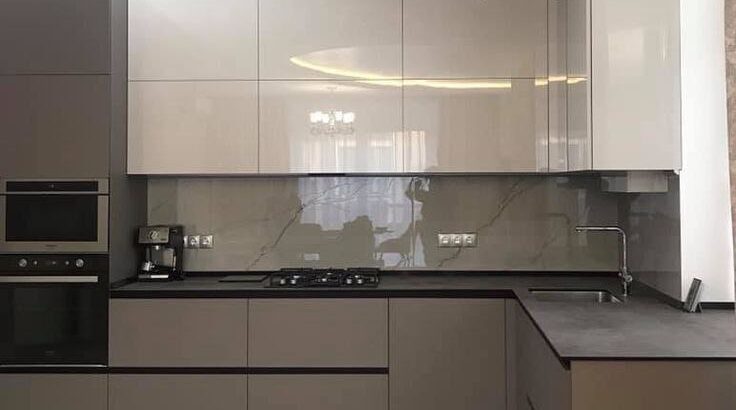 Наша компания специализируется на проектировании и монтаже корпусной мебели на заказ!