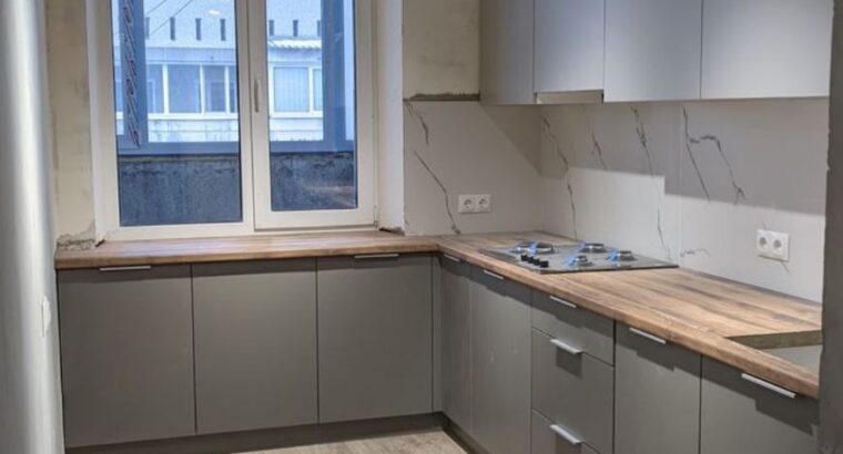 Наша компания специализируется на проектировании и монтаже корпусной мебели на заказ!