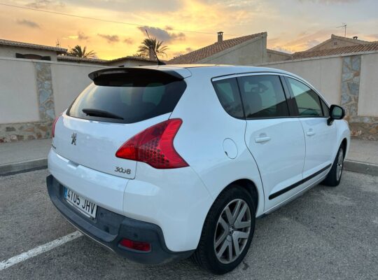 Peugeot 3008 Hybrid 2012