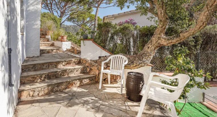 Здається на цю зиму будинок в Cala Canyelles, Lloret de Mar на період мандрівки, з 06.10.24 – 20.5.2025