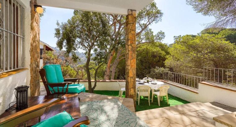 Здається на цю зиму будинок в Cala Canyelles, Lloret de Mar на період мандрівки, з 06.10.24 – 20.5.2025