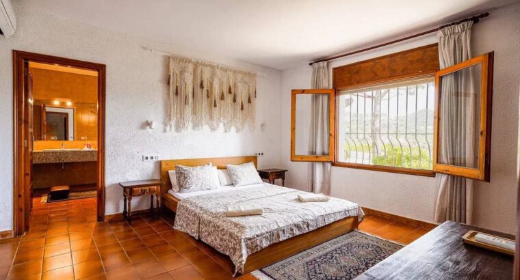 Здається на цю зиму будинок в Cala Canyelles, Lloret de Mar на період мандрівки, з 06.10.24 – 20.5.2025