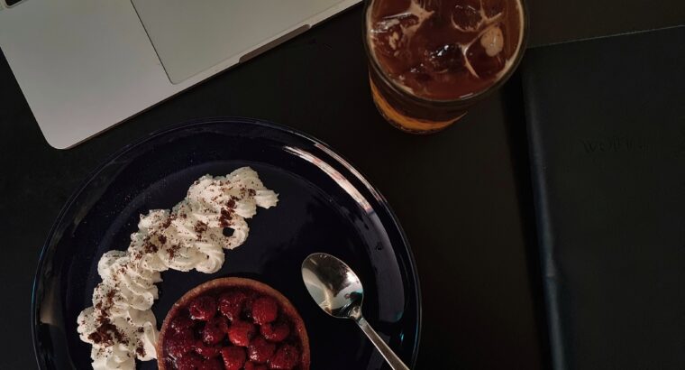 WOLNA: karaoke, coffee & cocktails space