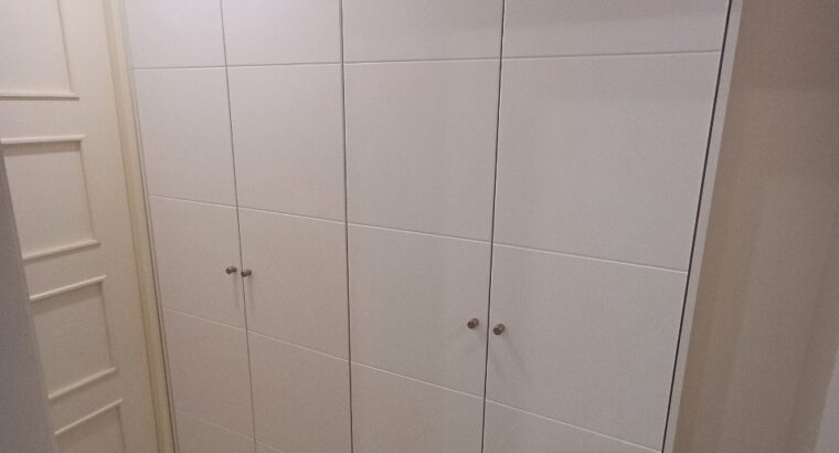 Меня зовут Дмитрий и я занимаюсь изготовлением и сборкой корпусной мебели