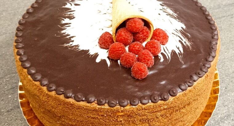 Робимо домашні торти на замовлення, дуже ніжні і смачні....