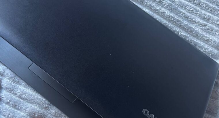 Продаю свій ноутбук в робочому стані. Ціна 230€ + сумка в подарунок