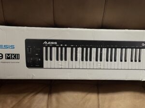 Міді клавіатура Alesis Q49 MKII – Controlador Teclado USB-MIDI