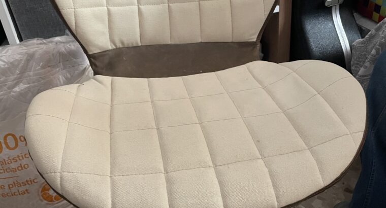 Офісне крісло